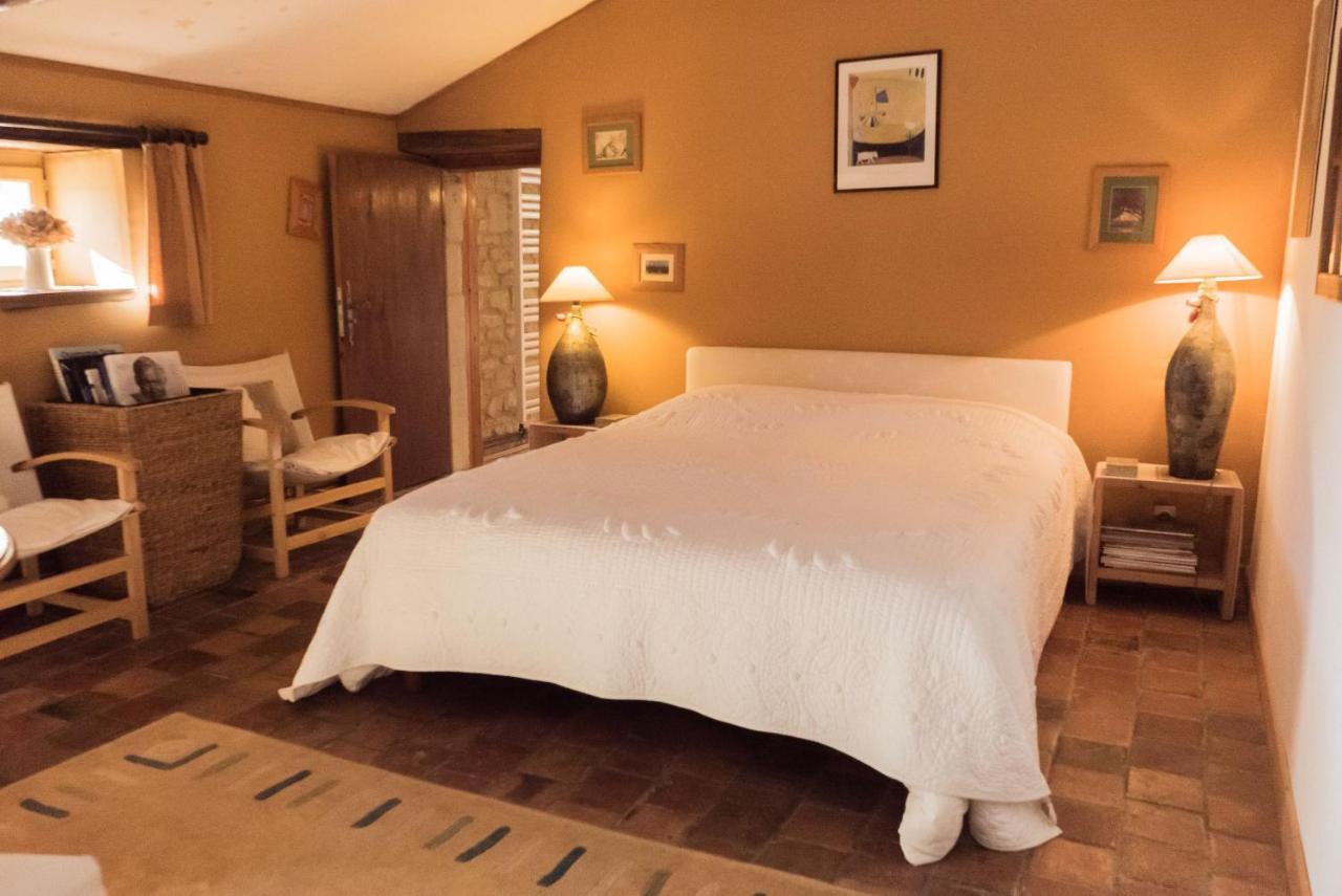 Le Clos des Fayes Berthegon Extérieur photo