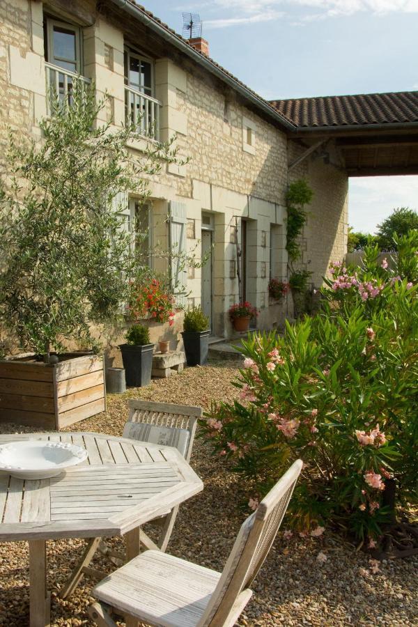 Le Clos des Fayes Berthegon Extérieur photo