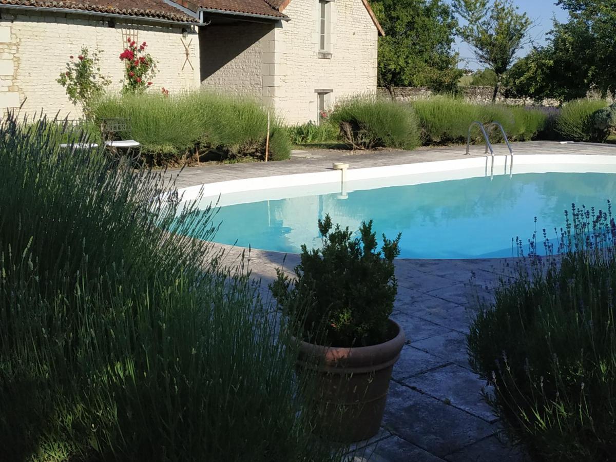 Le Clos des Fayes Berthegon Extérieur photo